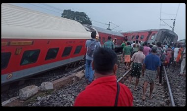 झारखंड के चक्रधरपुर में हावड़ा मुंबई मेल दुर्घटनाग्रस्त, 3 कोच पटरी से उतरे, 6 लोग घायल