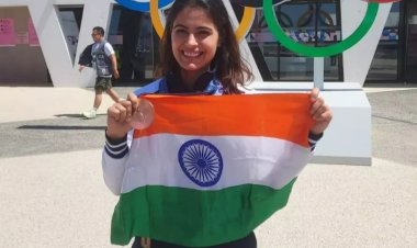 ओलंपिक्स के एक संस्करण में एक से ज़्यादा पदक जीतने वाली पहली भारतीय महिला बनीं मनु भाकर
